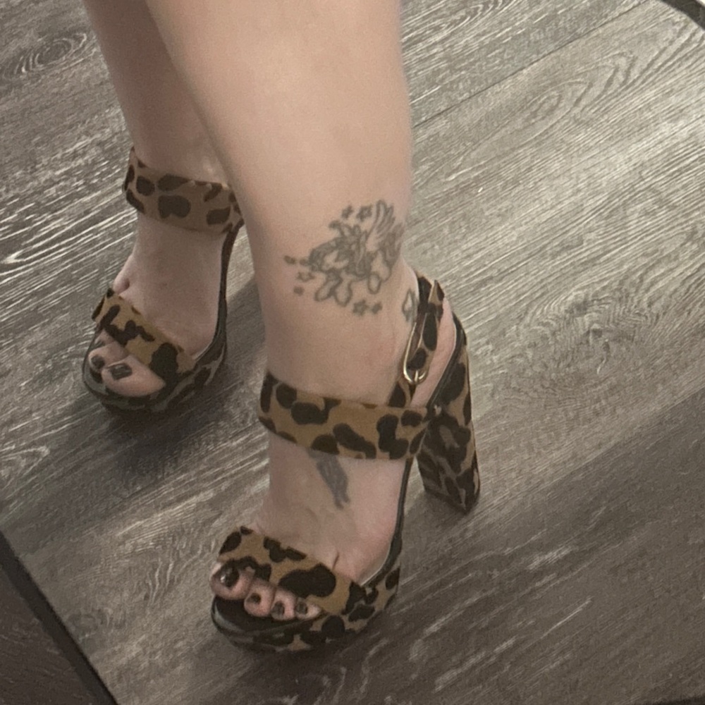 Wild Patterned Platform Sandals - Picture 2 of 2